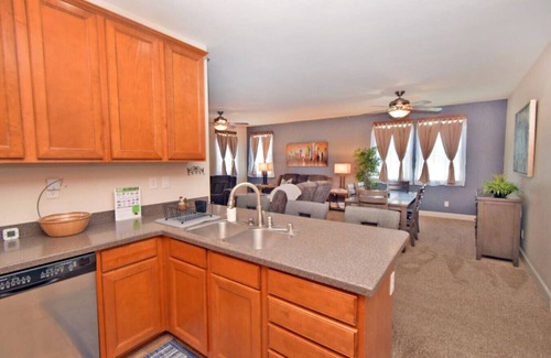 Reno House | 4BR, 20 min to Lake Tahoe & Reno, King Bed, Garage