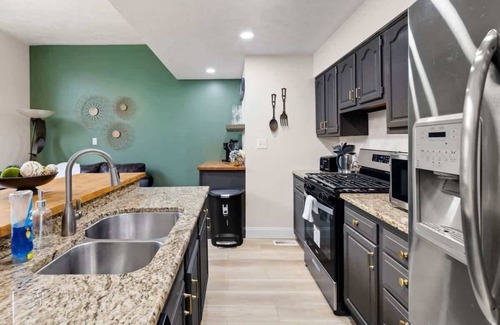 Pittsburgh House | 4BR 2BA Perfect for Relaxation, 9 Mins to Downtown