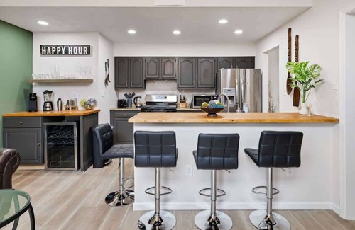 Pittsburgh House | 4BR 2BA Perfect for Relaxation, 9 Mins to Downtown