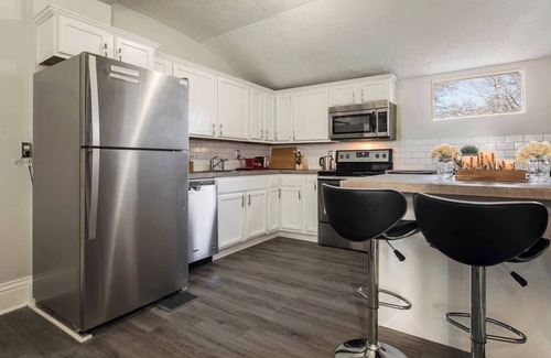 Shelby Park House | 4BR/2BA Spacious Louisville Getaway by CozySuites