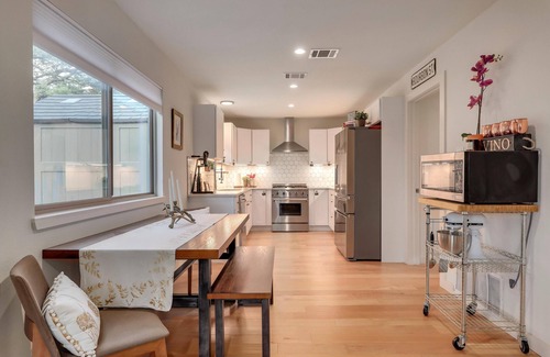 Quail Hollow House | 4BR/3.5BA N.Austin Retreat ft. 2 Master Suites