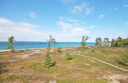 Glen Arbor Condo | 4BR/3BA Condo ~ Beautiful S. Beach on Lake Michigan in Glen Arbor! Acc: 8!
