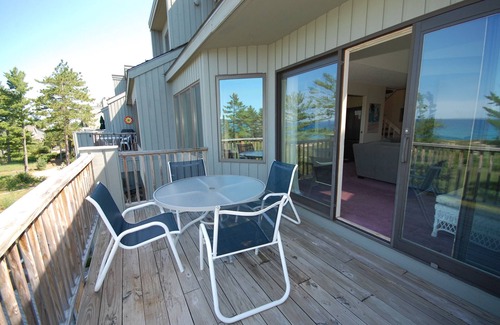 Glen Arbor Condo | 4BR/3BA Condo ~ Beautiful S. Beach on Lake Michigan in Glen Arbor! Acc: 8!