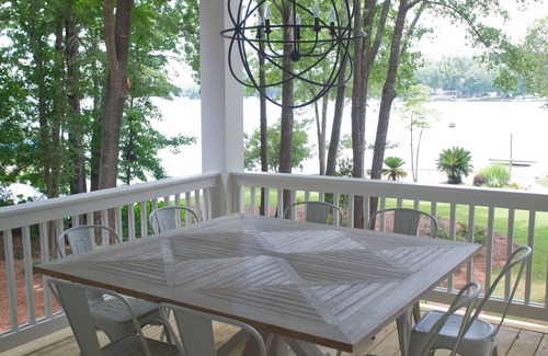 Misty River House | 4BR/4BA Lakefront Home - Gorgeous Views & Great Location!