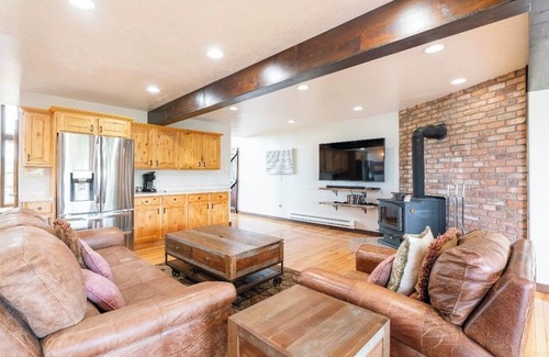 Colorado Springs House | 4BR 4BA multi-family with multiple outdoor & indoor living spaces, hot tub, BBQ.