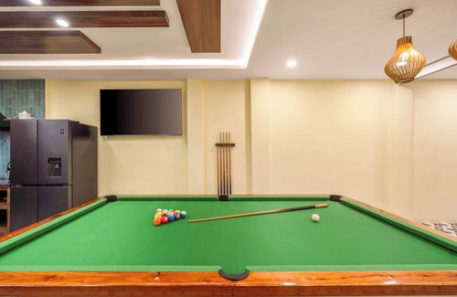 An Hai Đong Villa | 4BR 5BTH with sauna & jacuzzi, billiard only 5' to My Khe beach & walking bridge