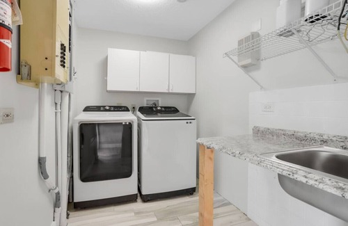 High Point House | 4BR 6BD Pool HotTub Atlantic Ave