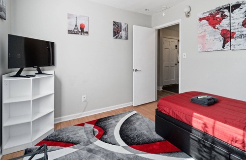 Charlotte House | 4BR at Kingfisher Drive