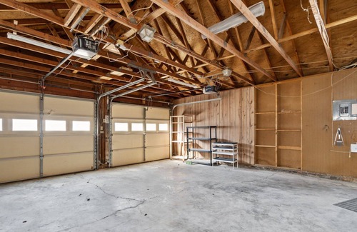 Charlotte House | 4BR at Kingfisher Drive