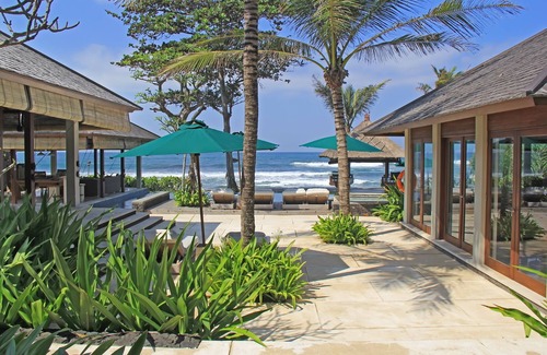 Ketewel Villa | 4BR Beach Front Villa - W/Laundry & Dry Cleaning Service!