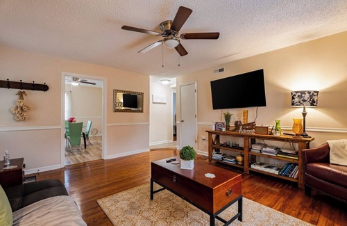 Cary House | 4BR Cape Cod Charm Walk to Cary Shops & Parks