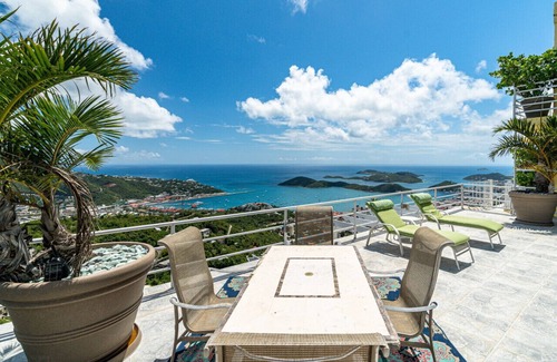 Rosendal Villa | 4BR - centrally located & mins. from Magen's Bay!