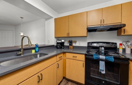 Bearss Plaza Apartment | 4BR Condo with Pool and Gym, Long Term Stays Allowed
