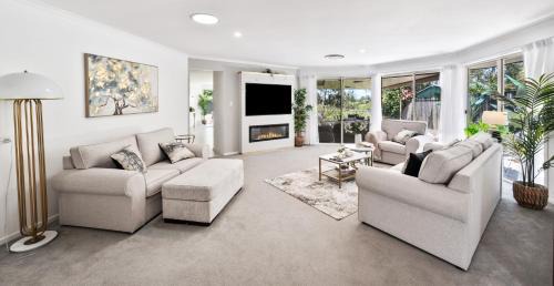 Upper Coomera House | 4BR Coomera Views! Prime Gold Coast Near Beaches