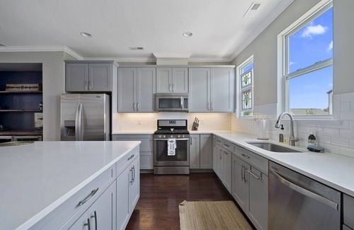 Charlotte House | 4BR+Family & Group Friendly+ 5 min to Uptown