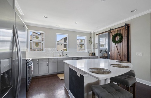 Charlotte House | 4BR+Family & Group Friendly+ 5 min to Uptown