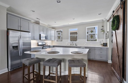Charlotte House | 4BR+Family & Group Friendly+ 5 min to Uptown