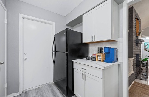 Humble House | 4BR Family Home 3mi to IAH 21mi to Houston