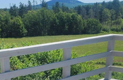 Bucksport House | 4Br Farmhouse @The Narramissic Manor with Sunrise views of Great Pond Mountain