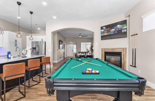 River Mountain House | 4BR Funhouse: Hot Tub, Ping Pong + Game Room!