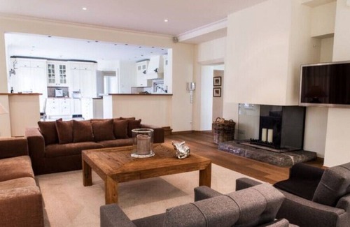 Kitzbuehel Condo | 4BR GARDEN APARTMENT KITZBÜHEL CENTRE with STREIF VIEW!