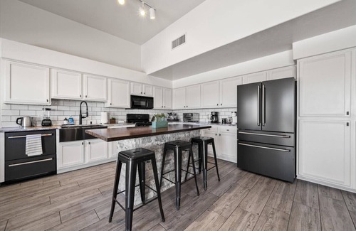 Tucson House | 4BR Home w/Mountain Views, Pool, Spa, Firepit & Gazebo