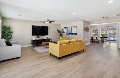 Dallas House | 4BR Home with Pool in Dallas