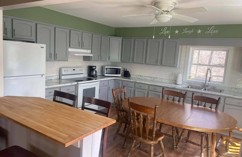Hubertus House | 4BR House in Glacier Hills County Park/Heart of the Kettle Moraine!