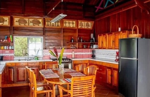 Bocas del Toro Villa | 4BR Ocean View Retreat - Private Deck & Beach Fun