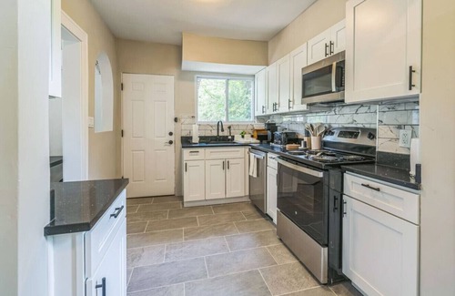 Wilkinsburg House | 4BR Pitt Suburbs Gem