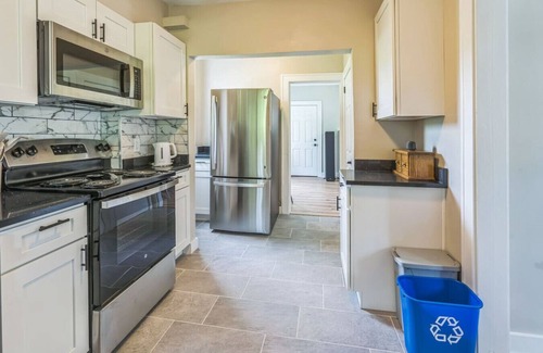 Wilkinsburg House | 4BR Pitt Suburbs Gem