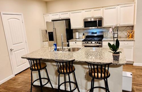 McNeil Villa | 4BR Retreat 15m Downtown and The Domain