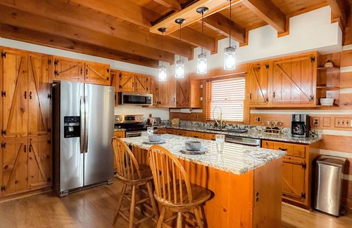 Whittier Cabin | 4BR Smoky Mtn Cabin w/Hot Tub & View | Private - Cherokee & Bryson City