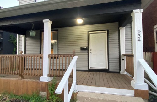 Near East Columbus House | 4BR Spacious Home Downtown, OSU, Franklin Park, and Nationwide Children’s