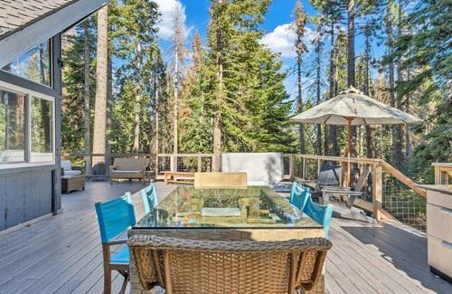 Talmont Cabin | 4BR Tahoe Cabin w/Hot Tub, BBQ & Ping Pong Next to Lake & Paige Meadows Trails