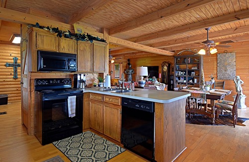 Caldwell County Cabin | 4D Guest Ranch~Large private pool with volley ball and basket ball nets