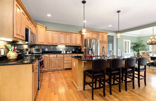 Nellysford House | 4min to Ski! HotTub PoolTable Game/MovieRoom Grill