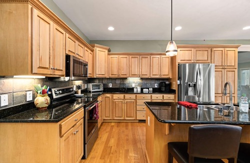 Nellysford House | 4min to Ski! HotTub PoolTable Game/MovieRoom Grill