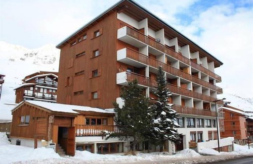Les Almes Apartment | 4th floor, balcony, tv, ski locker, 40m², Tignes