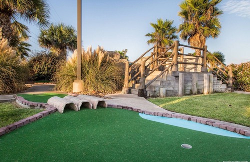 Galveston Condo | 4th of July Week July 1-8 Galveston Beach Condo