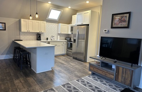 Highlands Apartment | 4th St Market 1 - Walk to Town Apartment in Highlands NC
