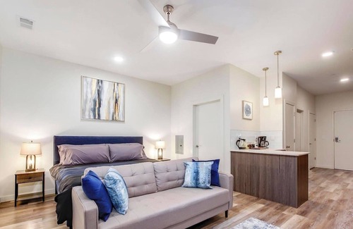 Downtown Louisville Apartment | 4th Street Suites - Jack ‘n Jill King Bed Suites