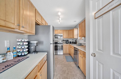 Huntcliff House | 4TVs★3Beds★Fully Stocked Kitchen★Spacious Getaway