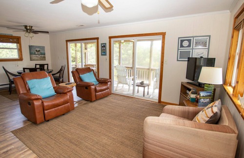 Carova Beach House | 4x2368, Mom's Place- Oceanside, Cozy, Secluded, Wild Horses, Dogs Welcome