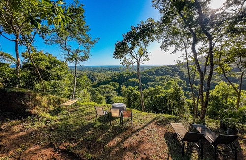 Ostional Cottage | 4x4 ONLY/Luxury Jungle Experience in a TinyHouse + Jacuzzi