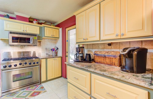 Mid America House | 5,000 sq. ft. Lake villa, 5/5 BA , sleeps 12, 2 boat stalls, 20x40 PRIVATE pool