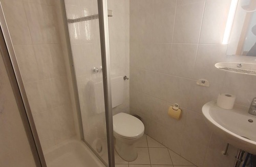 Zwingenberg Apartment | 5 ABM apartments for up to 10 people or more Apartments for 42 people