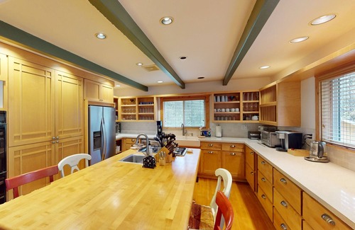 Glen Ellen House | 5-Acre wine country paradise with private pool, spa & bocce ball