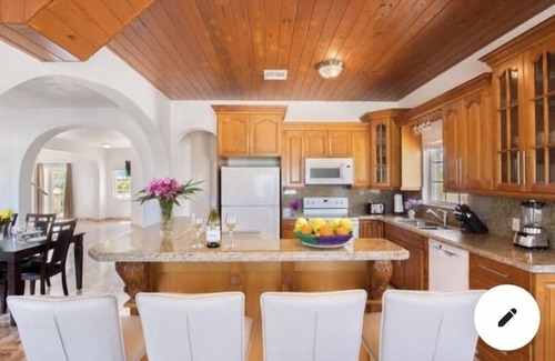 Whitby Villa | 5 Bdr Beachfront Home-Turks & Caicos