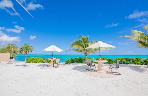 Whitby Villa | 5 Bdr Beachfront Home-Turks & Caicos